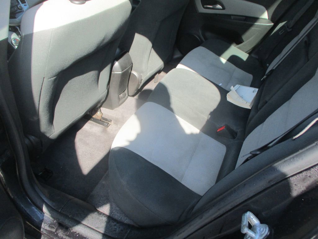 Used 2012 Chevrolet Cruze LS w/ Connectivity Package FWD image 6