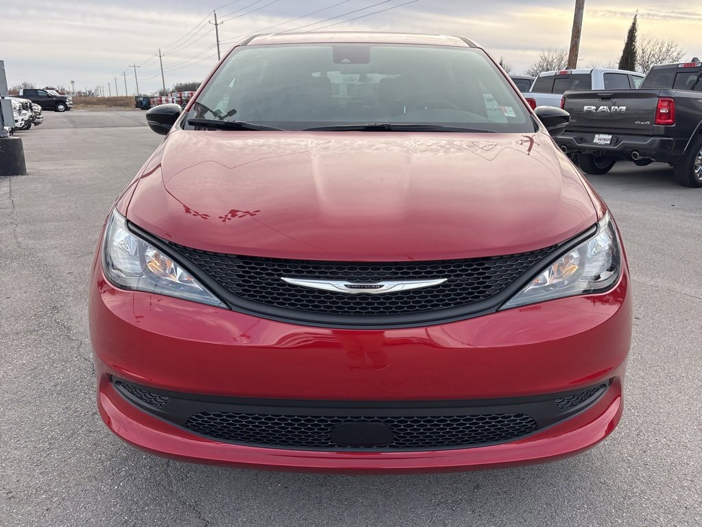 New 2026 Chrysler Voyager LX image 8