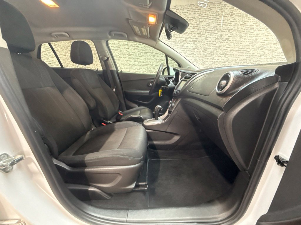 Used 2016 Chevrolet Trax LT AWD/4WD image 11