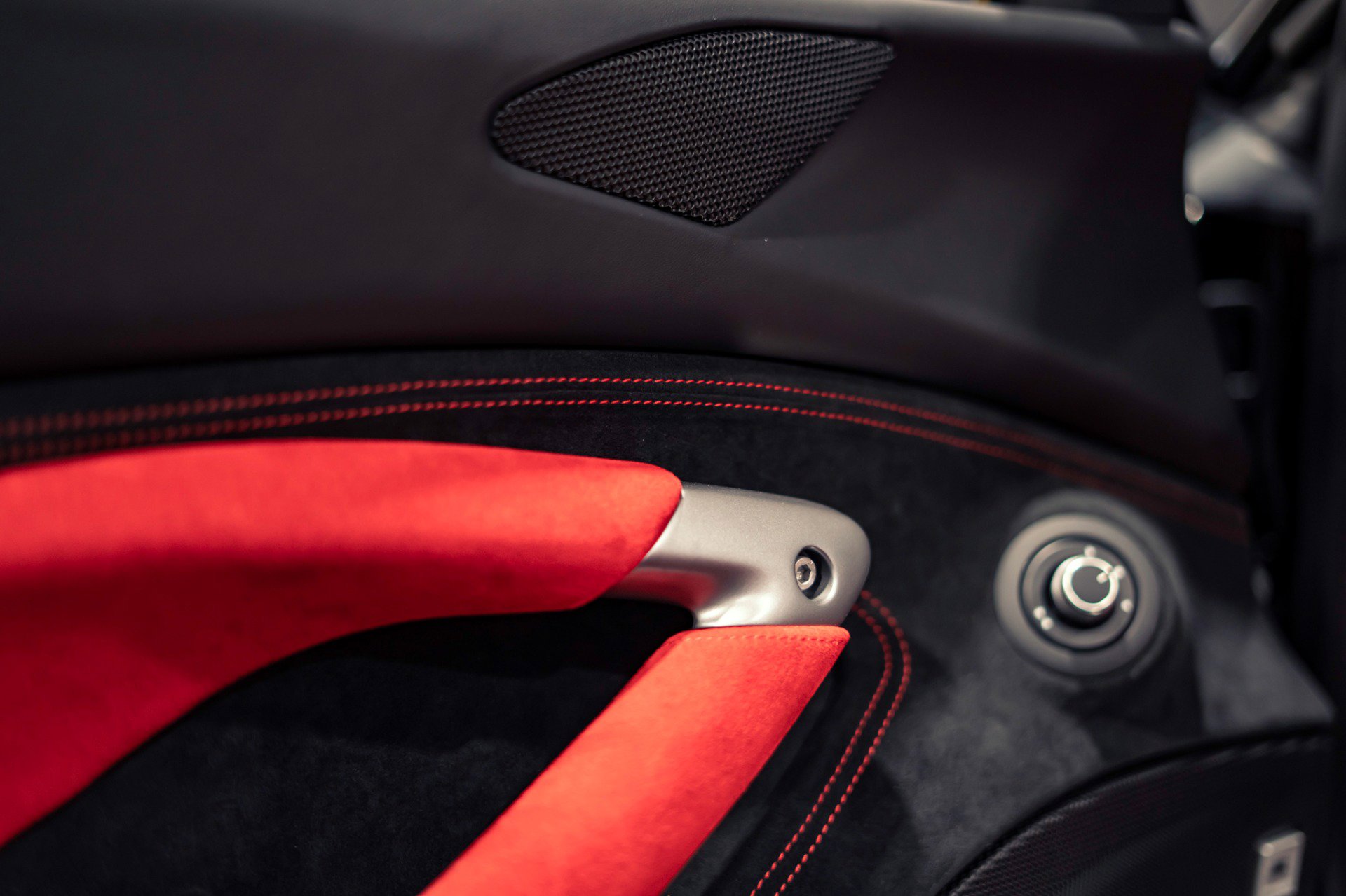 Used 2023 Ferrari F8 Tributo RWD image 43