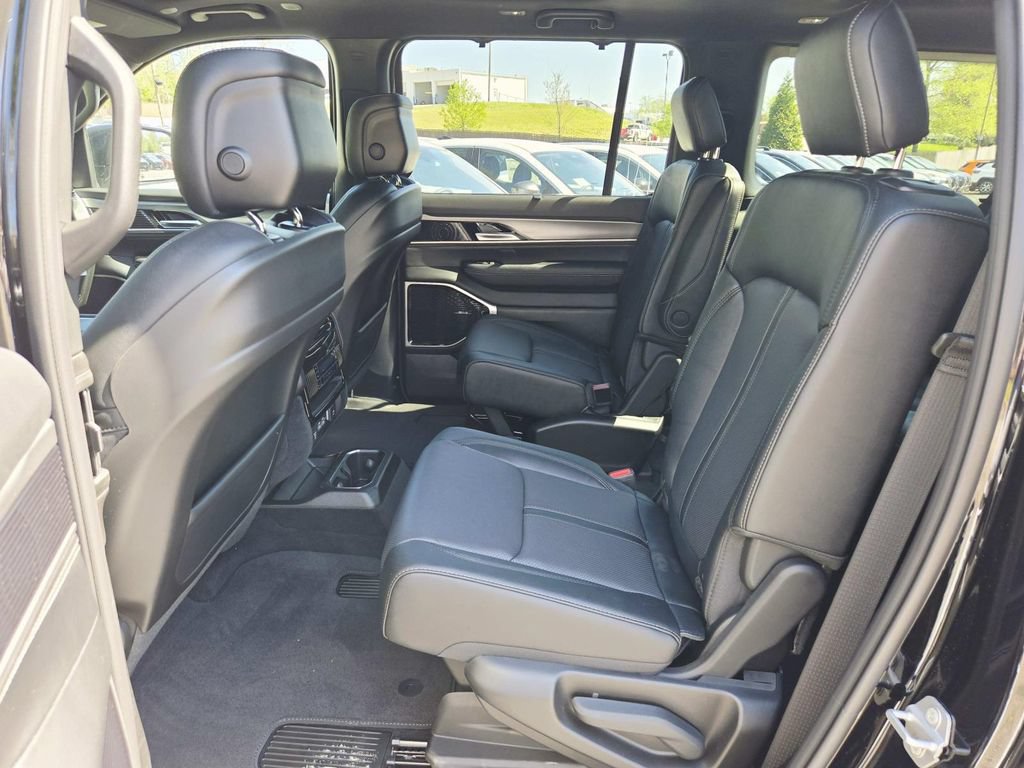 New 2026 Jeep Grand Wagoneer L Limited AWD/4WD image 16
