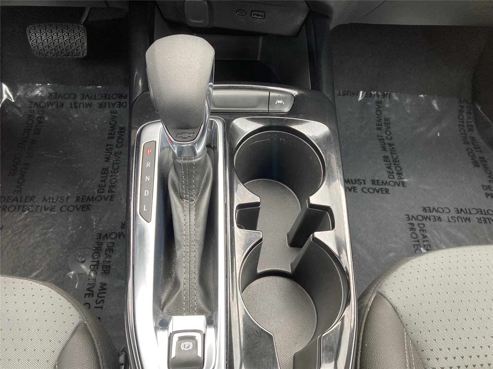 Used 2025 Chevrolet Trax LT w/ LT Convenience Package image 16