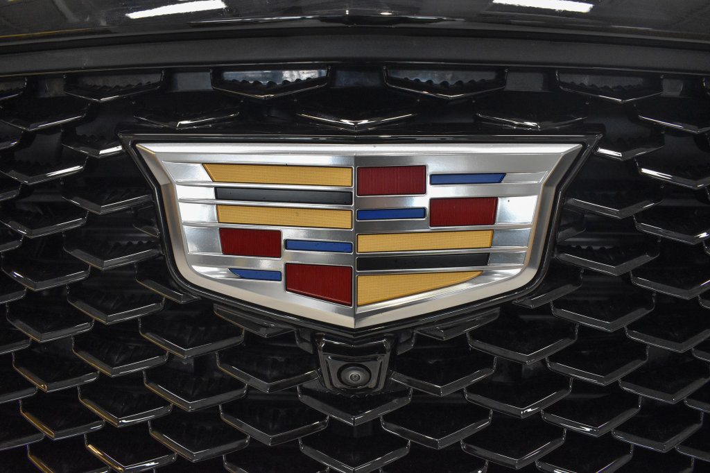 Used 2025 Cadillac Escalade ESV Sport Platinum w/ LPO, Floor Liner Package AWD/4WD image 10