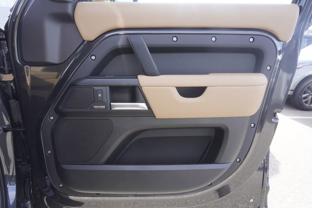 New 2026 Land Rover Defender 110 V8 image 21