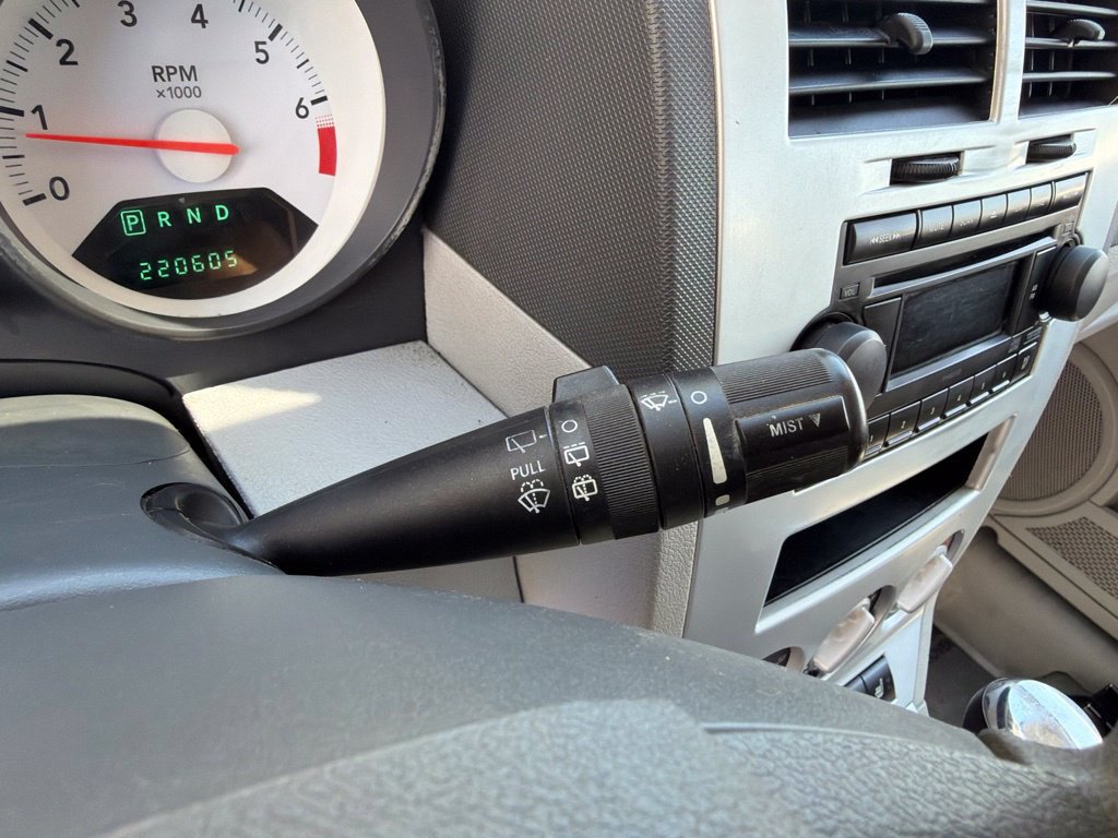 Used 2007 Dodge Caliber SXT FWD image 17