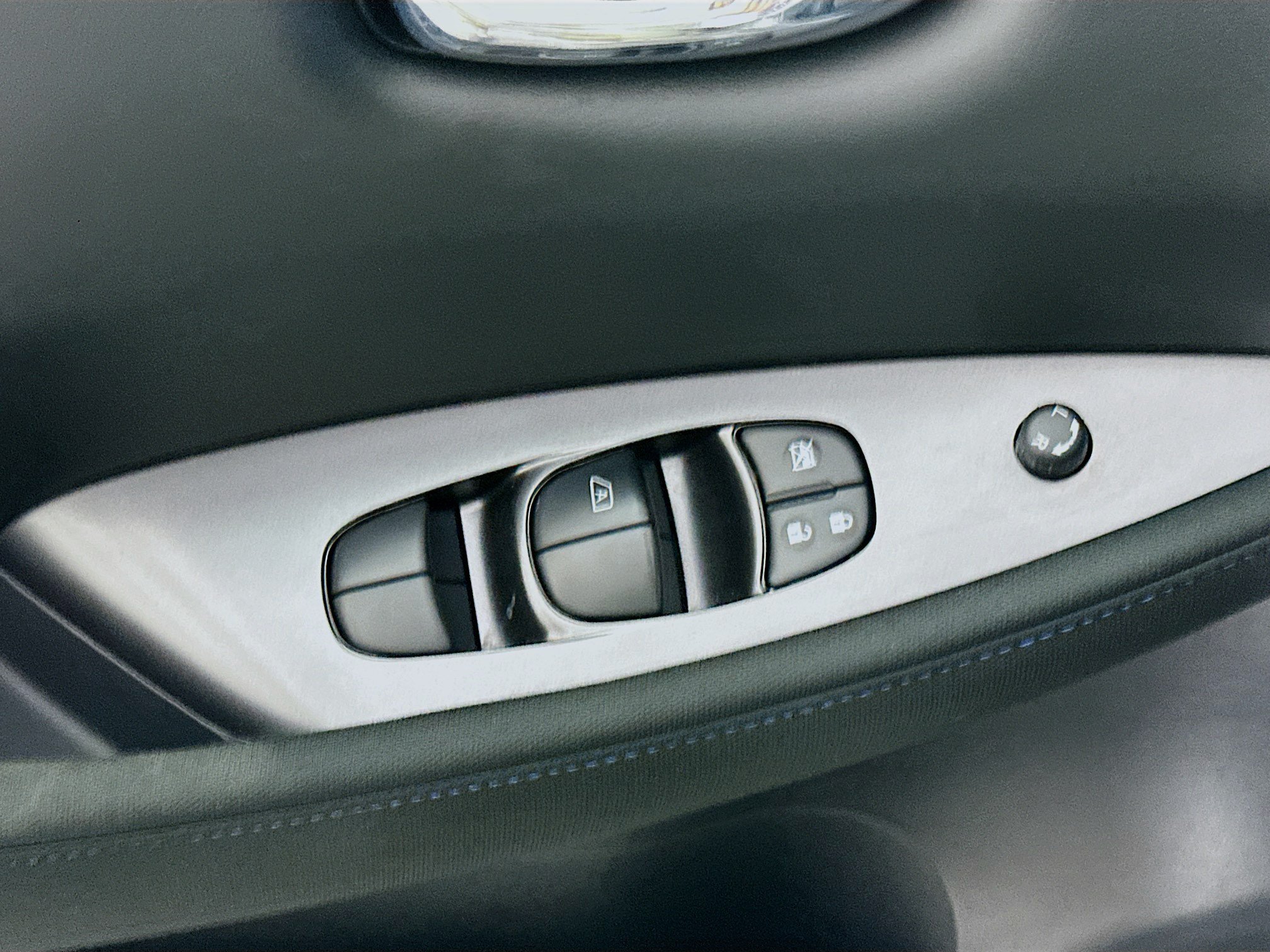 Used 2024 Nissan Leaf S FWD image 15