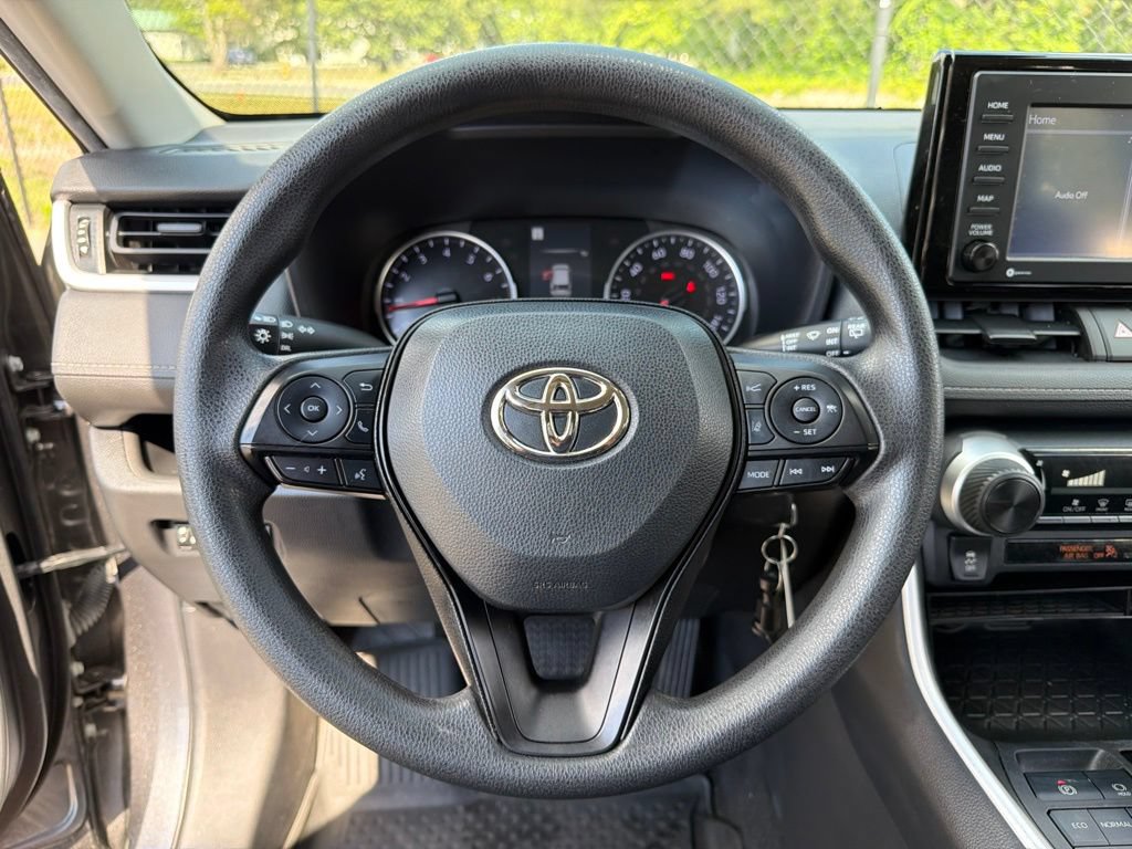 Used 2022 Toyota RAV4 LE FWD image 14