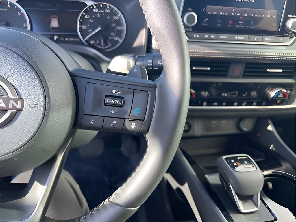 Used 2024 Nissan Rogue SV w/ SV Premium Package AWD/4WD image 19