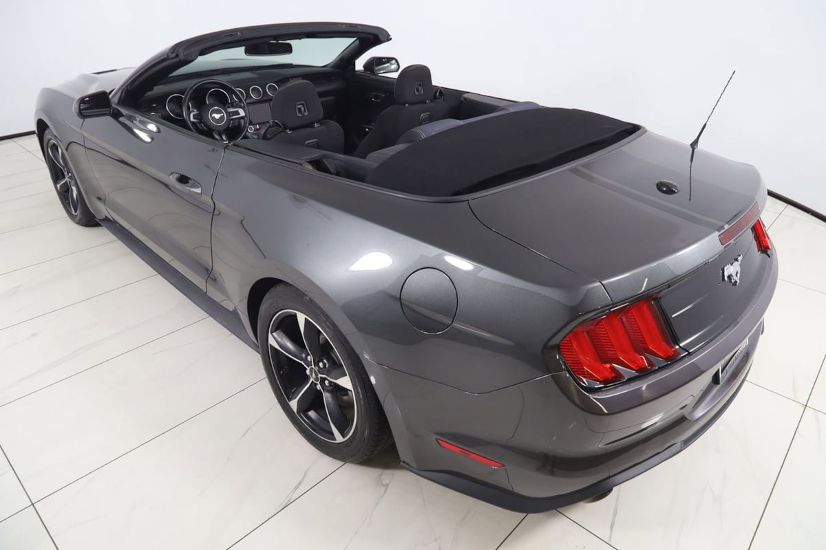 Used 2020 Ford Mustang Convertible RWD image 28