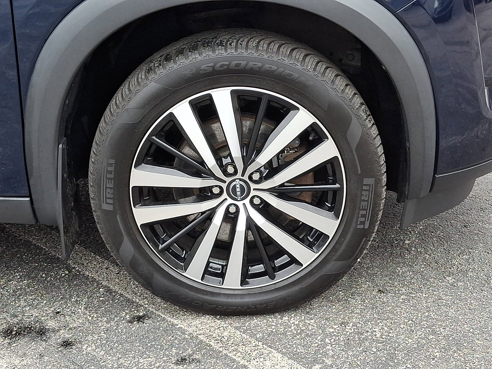 Used 2023 Nissan Pathfinder Platinum w/ Cargo Package image 10