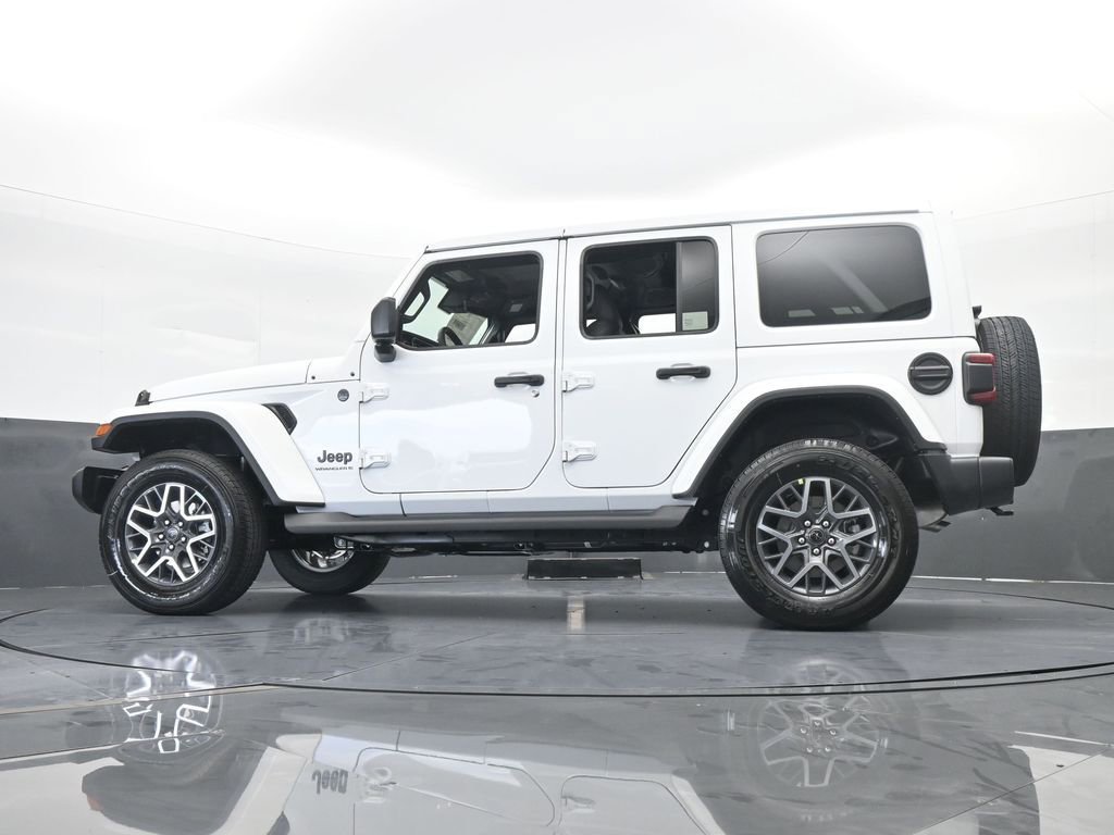 Used 2025 Jeep Wrangler Unlimited Sahara AWD/4WD image 55