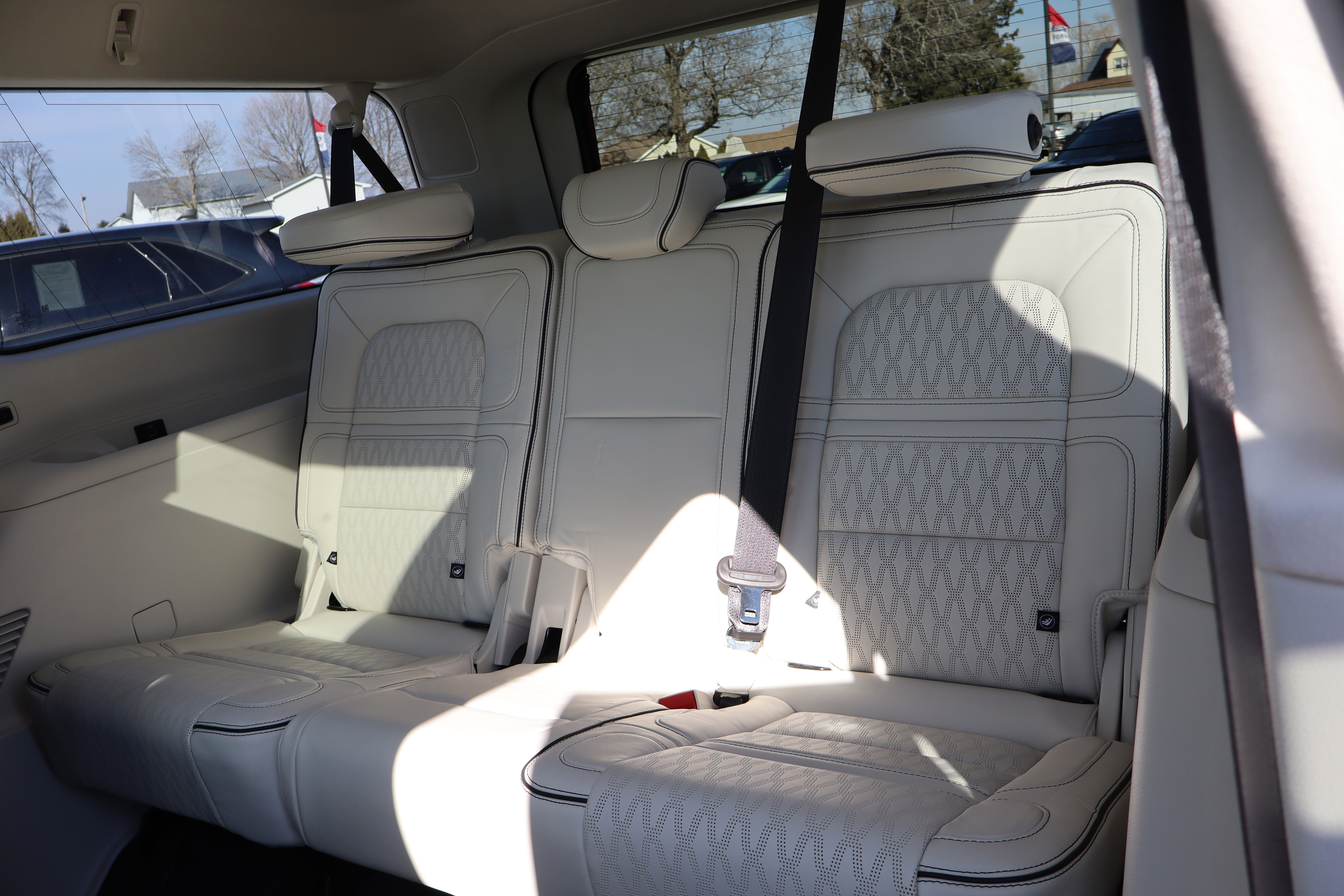 Used 2024 Lincoln Navigator L Black Label AWD/4WD image 12