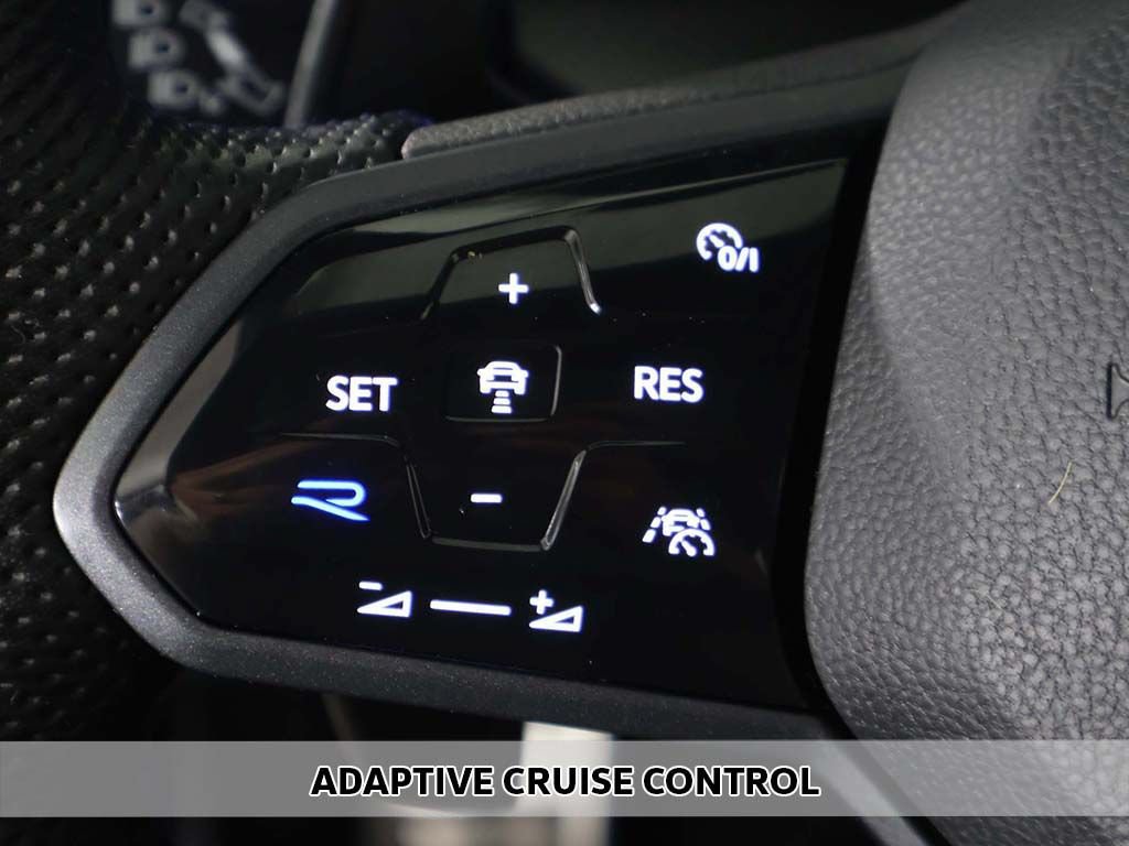 Used 2022 Volkswagen Golf R AWD/4WD image 5