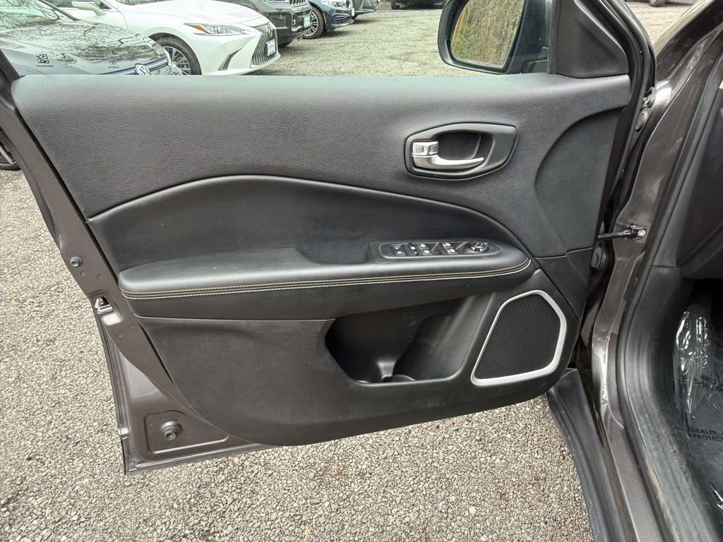 Used 2019 Jeep Compass Latitude image 24