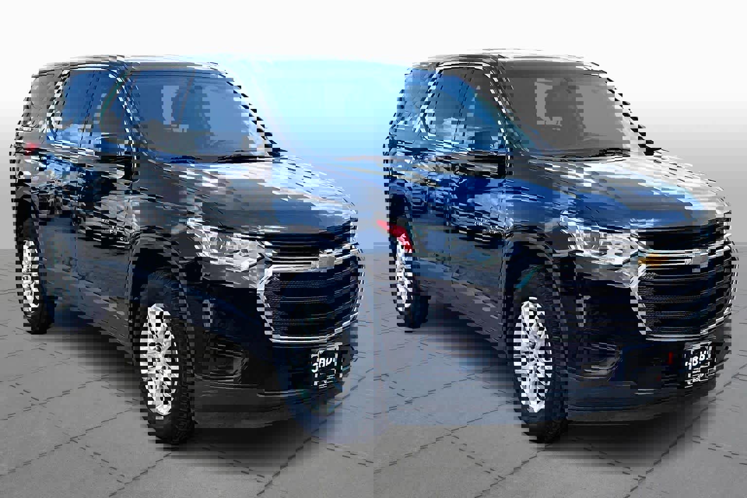 Used 2020 Chevrolet Traverse LS image 3