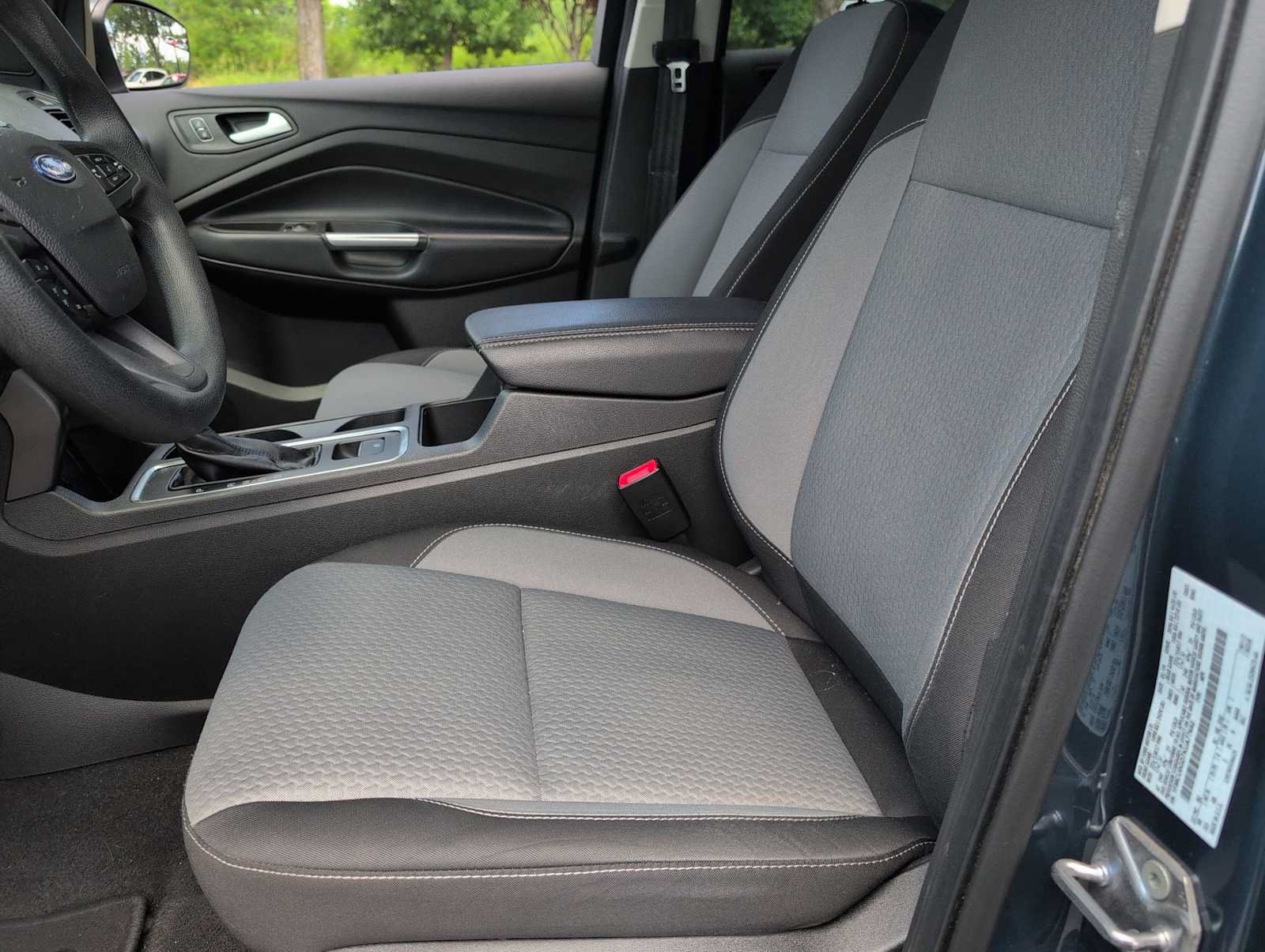 Used 2019 Ford Escape SE FWD image 16