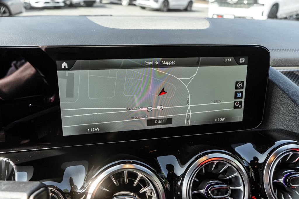 Used 2022 Mercedes-Benz GLA 250 4MATIC image 8