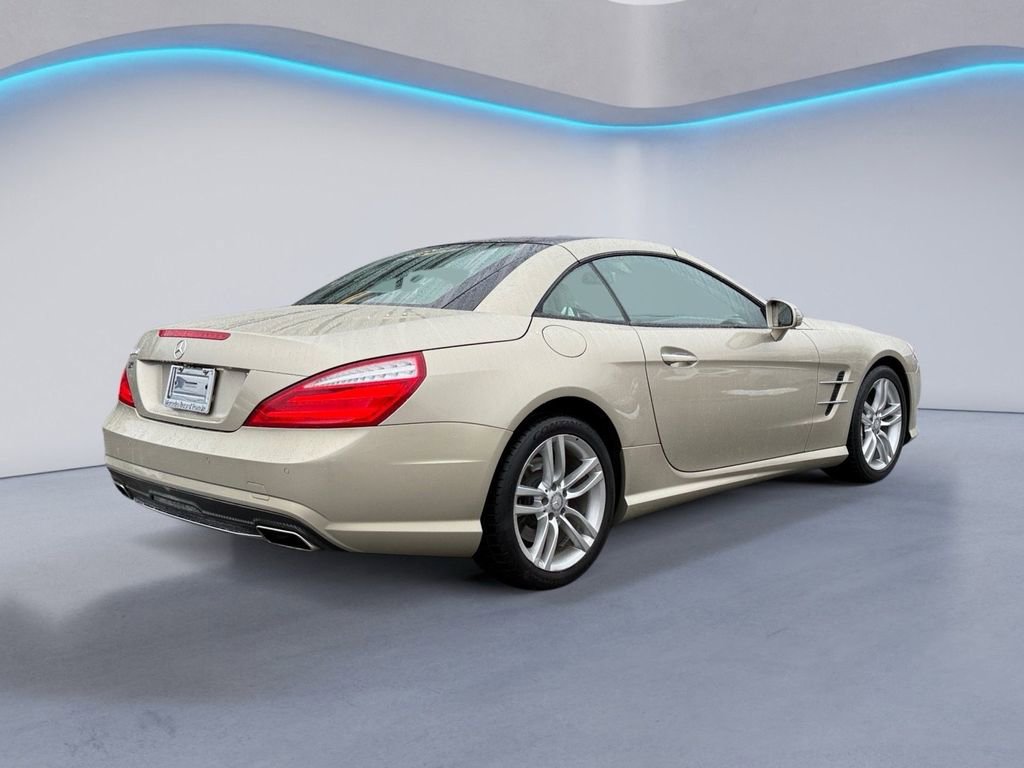 Used 2013 Mercedes-Benz SL 550 image 4