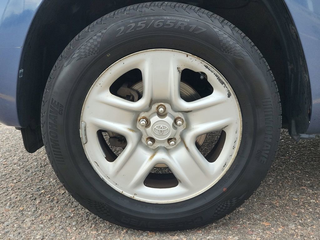 Used 2007 Toyota RAV4 2WD w/ 3rd Row image 17