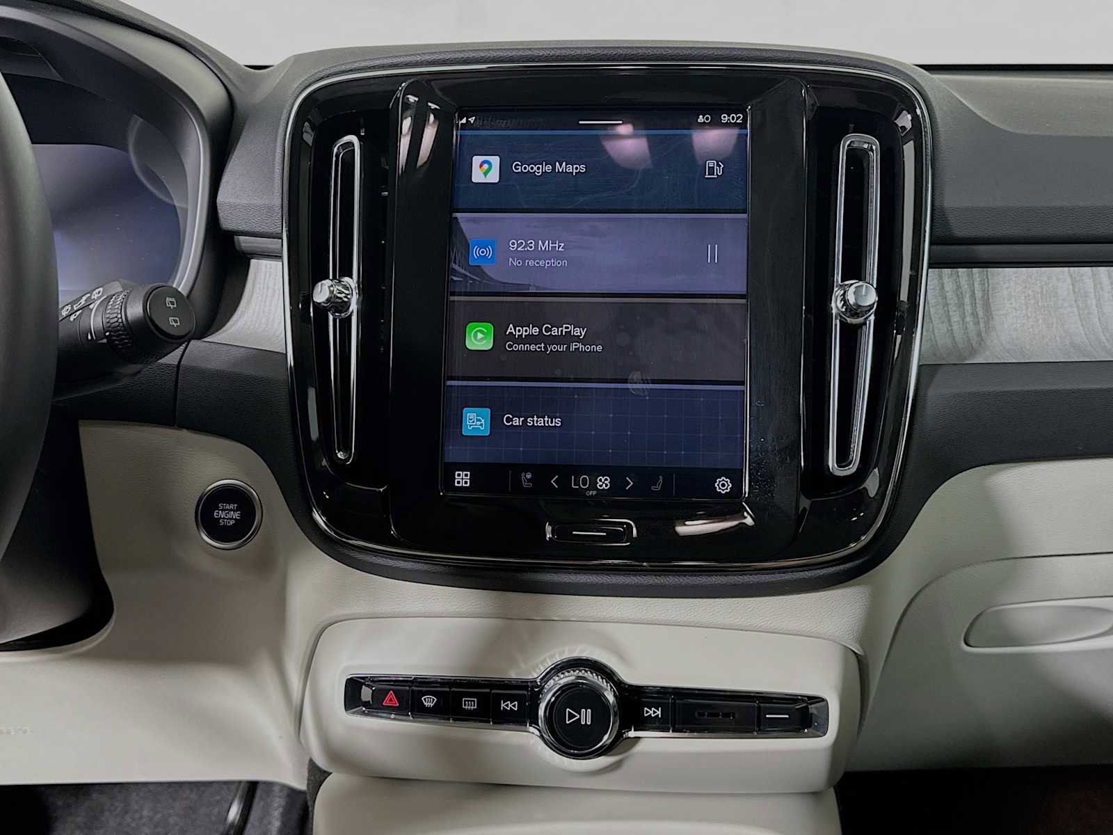 Used 2025 Volvo XC40 B5 Plus w/ Protection Package Premier image 13