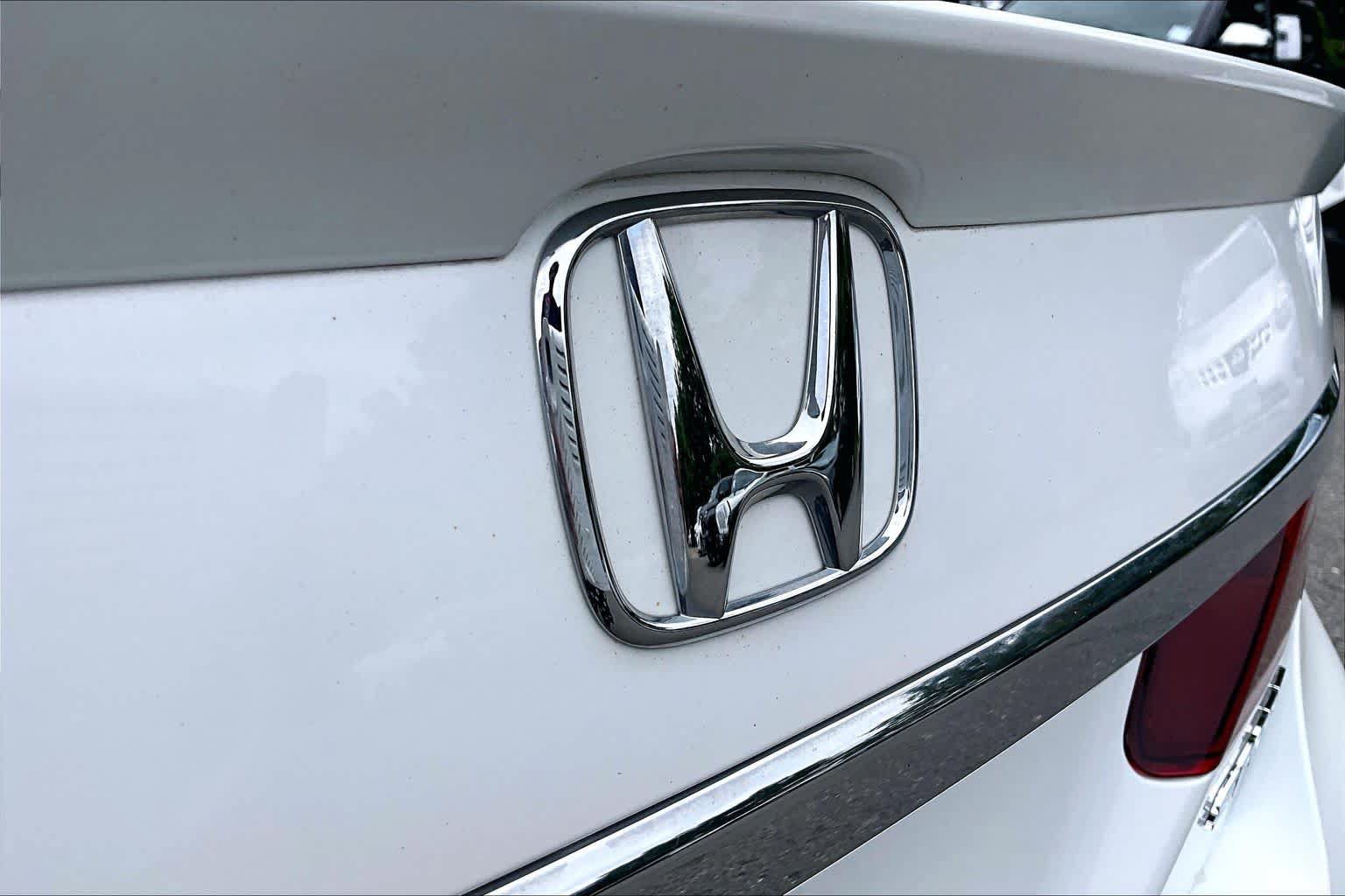 Used 2017 Honda Accord Sport image 29