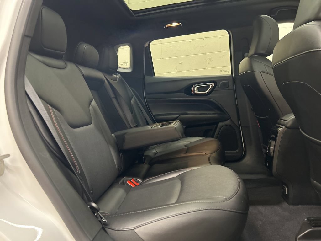 Used 2024 Jeep Compass Trailhawk w/ Trailhawk Elite Group AWD/4WD image 9