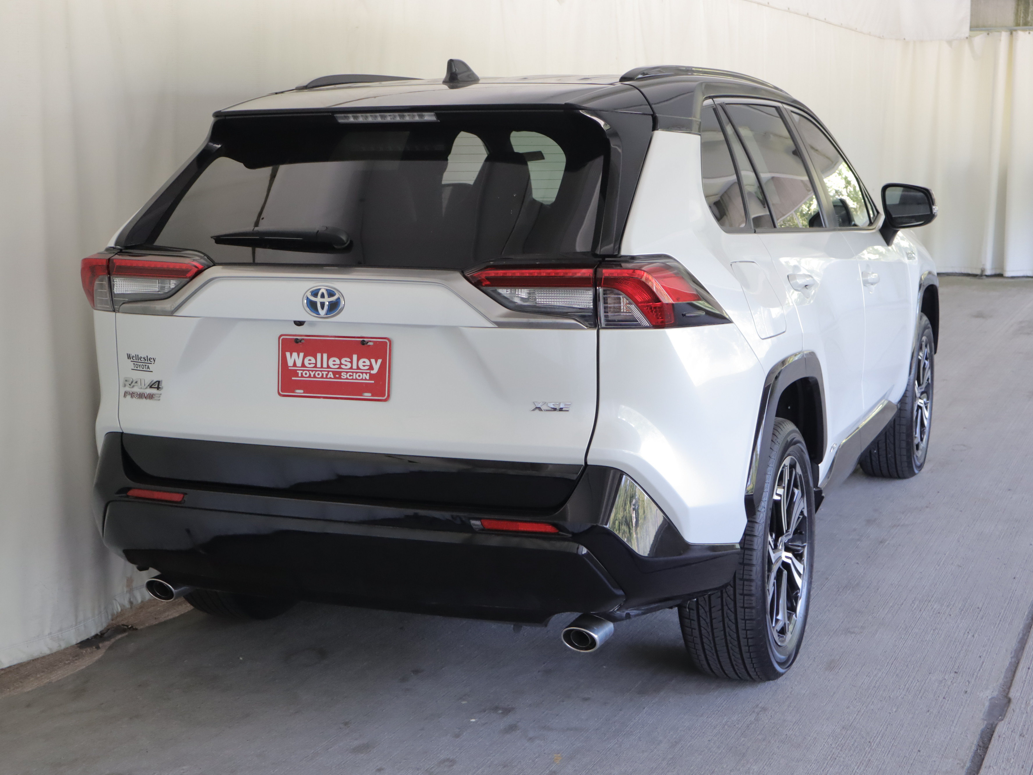 Used 2023 Toyota RAV4 XSE w/ Weather Package AWD/4WD image 7
