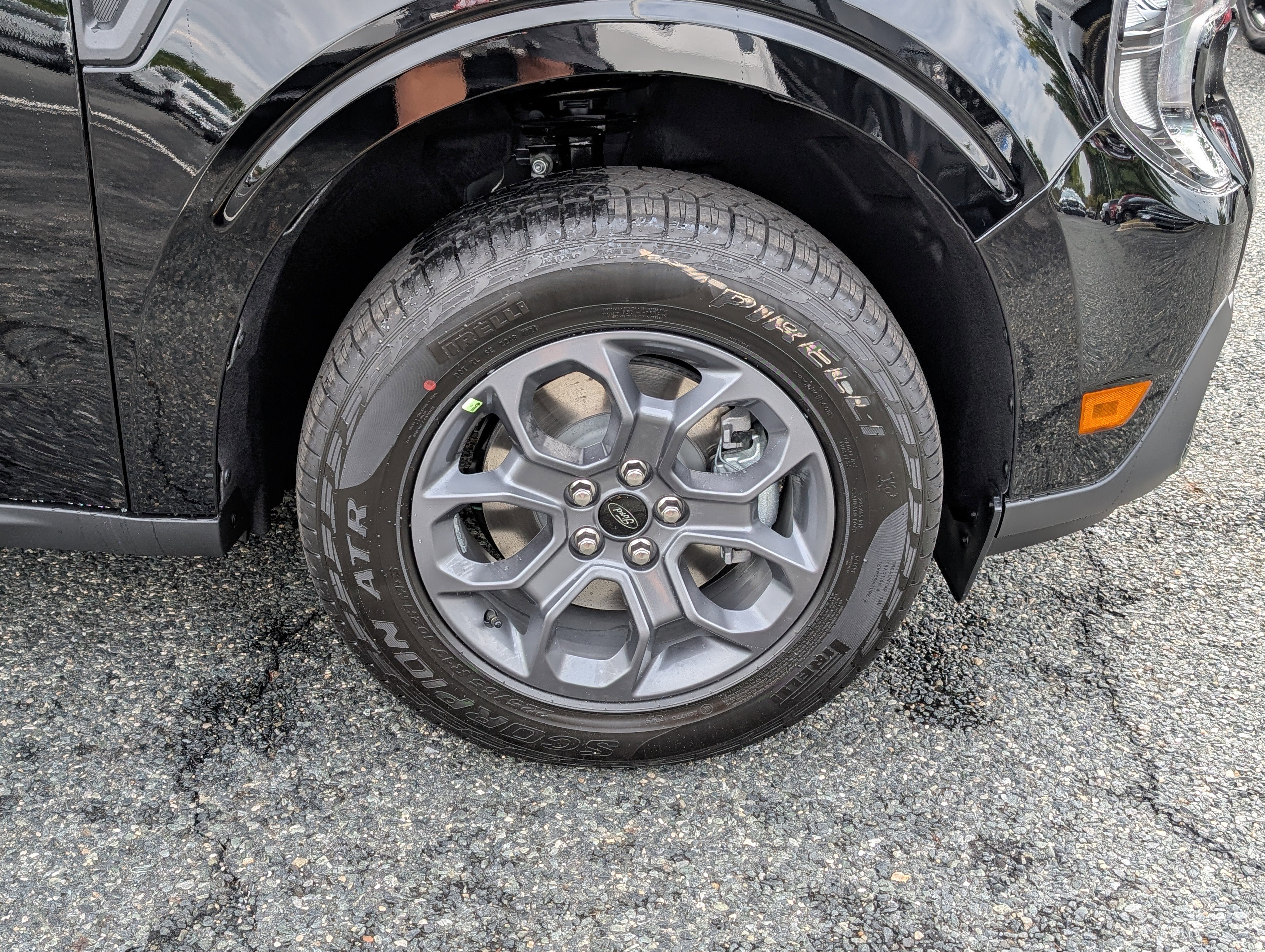 New 2025 Ford Maverick XLT w/ XLT Luxury Package image 5