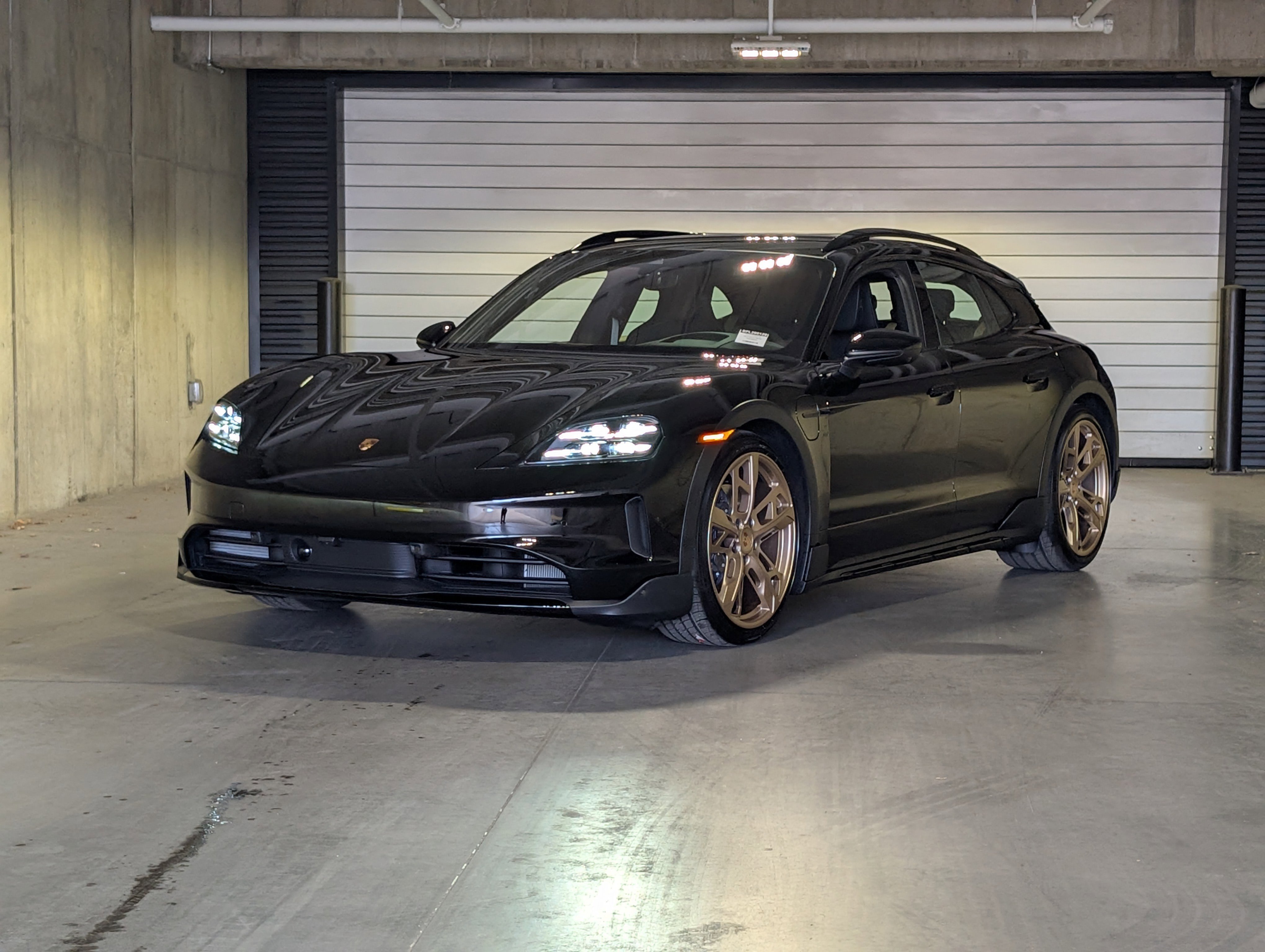 New 2026 Porsche Taycan 4 Cross Turismo image 1