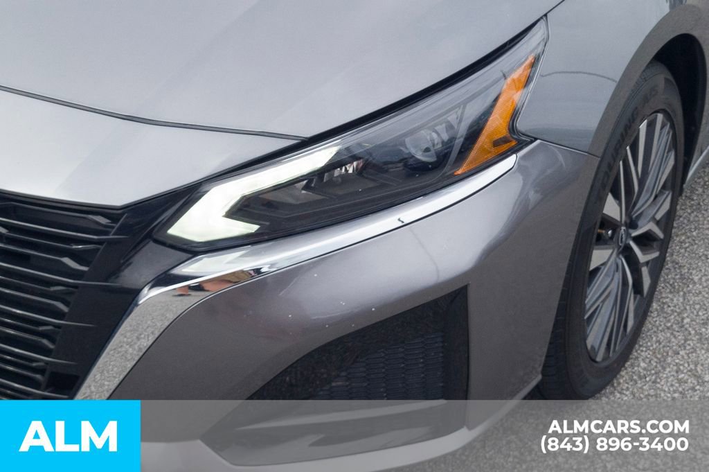 Used 2025 Nissan Altima 2.5 SV FWD image 11