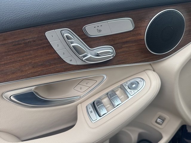 Used 2021 Mercedes-Benz GLC 300 4MATIC image 12