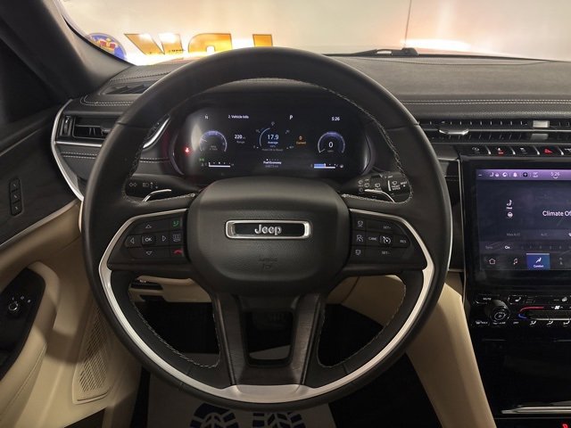 Used 2023 Jeep Grand Cherokee Limited image 33