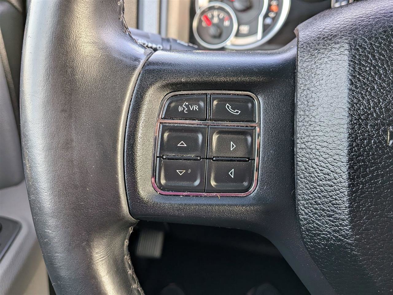 Used 2018 RAM 1500 SLT image 16