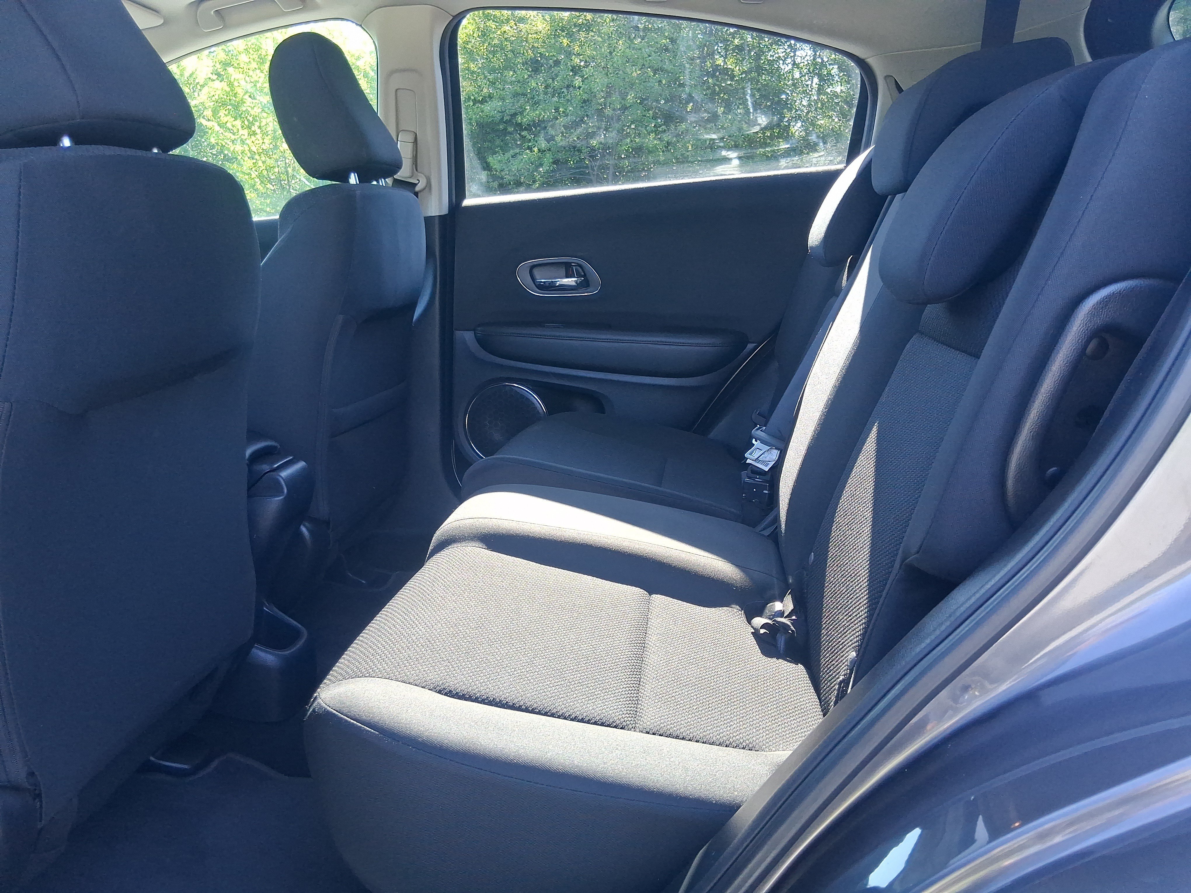 Used 2018 Honda HR-V EX image 16