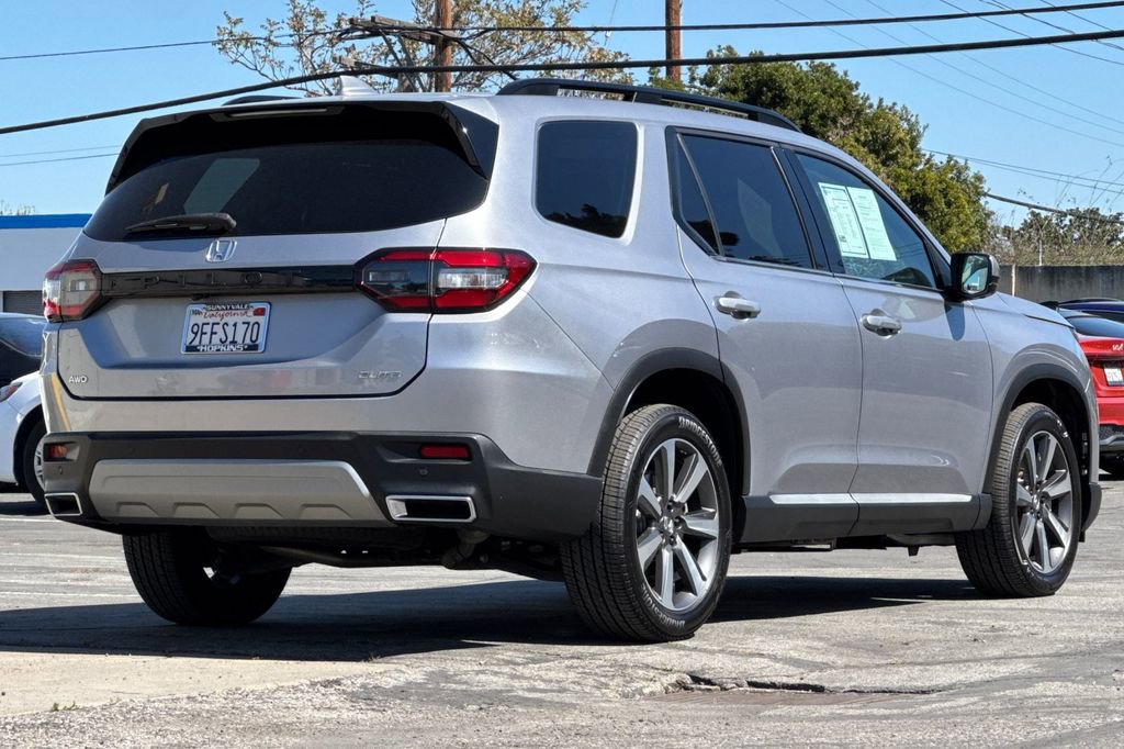 Used 2023 Honda Pilot Elite image 3