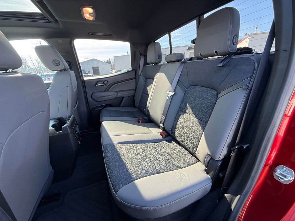 Used 2024 Chevrolet Colorado ZR2 w/ Technology Package image 30