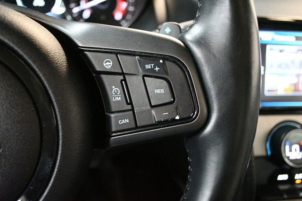Used 2017 Jaguar F-TYPE Coupe RWD image 33
