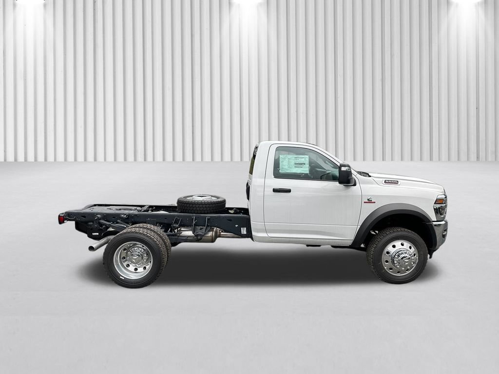 New 2026 RAM 5500 Tradesman w/ Chrome Appearance Group AWD/4WD image 3