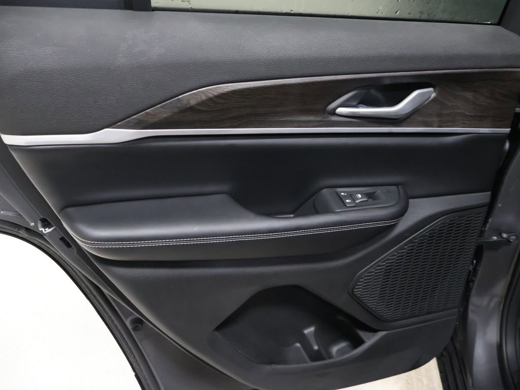 New 2026 Jeep Grand Cherokee Laredo image 12