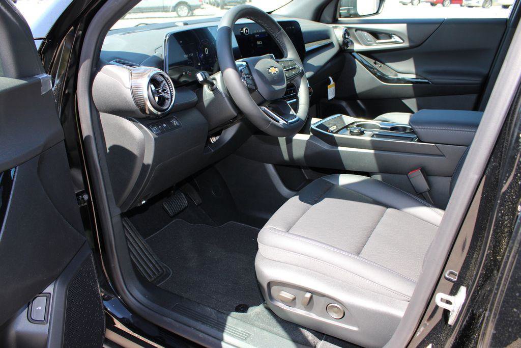 New 2026 Chevrolet Equinox LT w/ Convenience Package II image 11