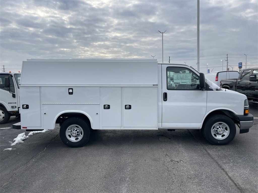 New 2025 Chevrolet Express 3500 w/ Power Convenience Package image 2