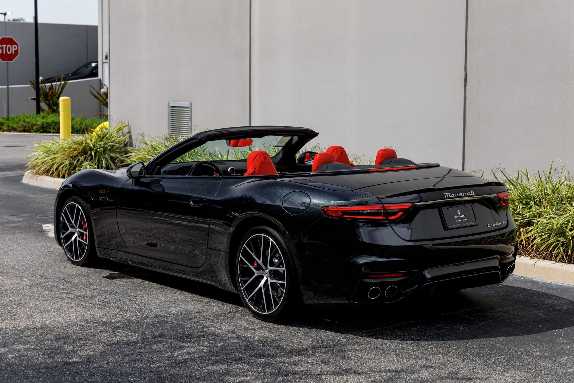 Used 2024 Maserati GranCabrio Trofeo AWD/4WD image 3