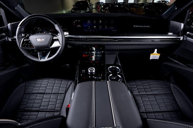 Used 2025 Cadillac Escalade V image 30