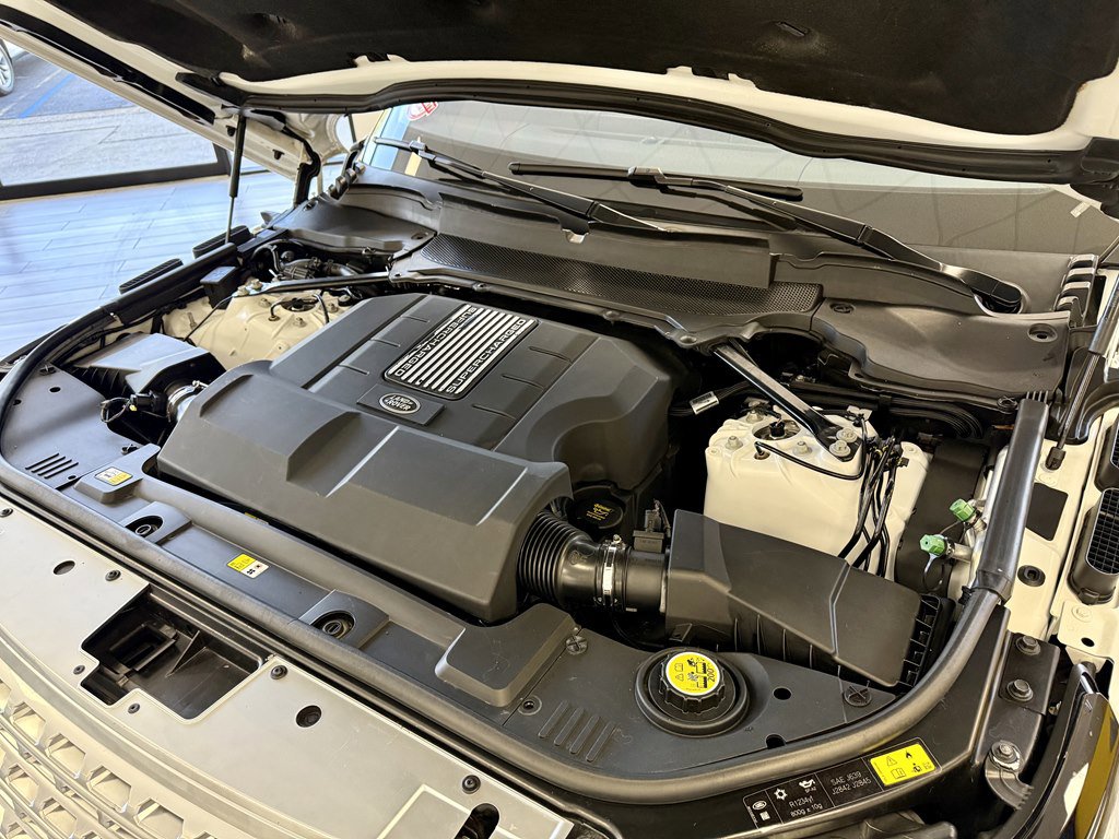 Used 2017 Land Rover Range Rover HSE image 18