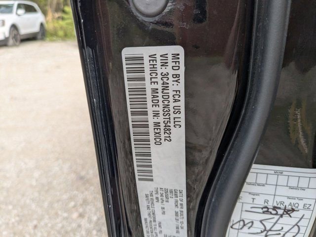 Used 2025 Jeep Compass Limited image 30