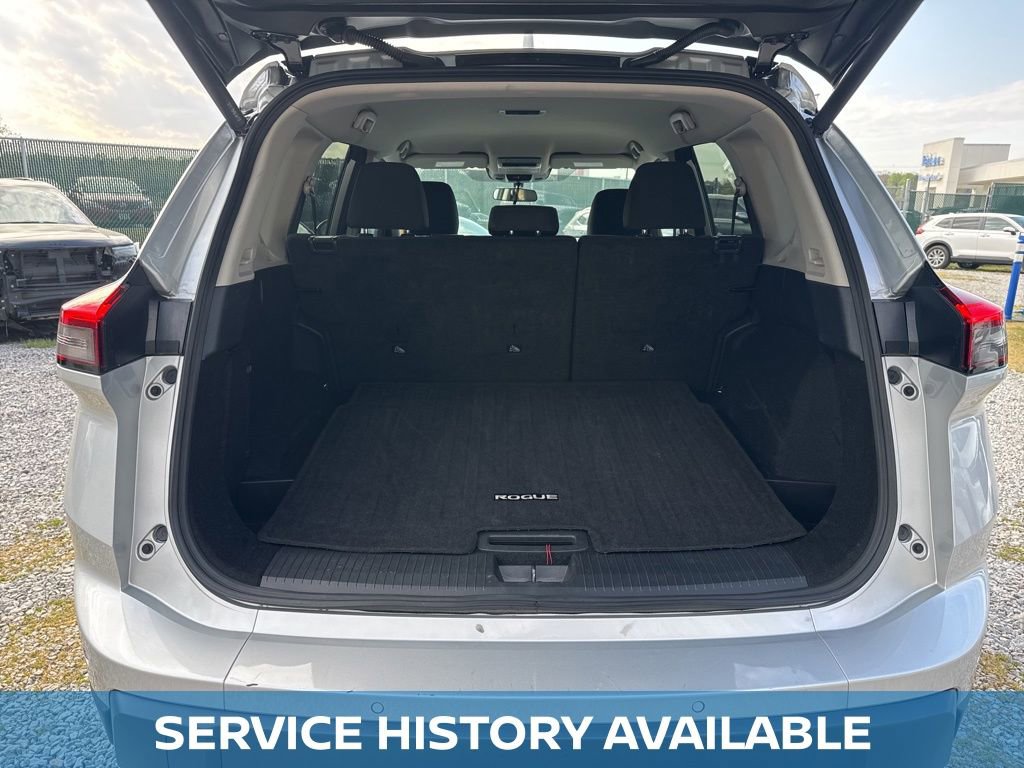 Used 2025 Nissan Rogue SV image 8