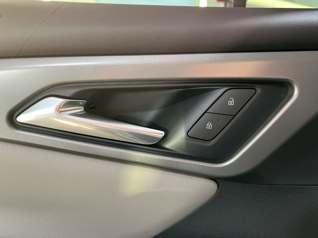 New 2026 Chevrolet Traverse LT w/ LPO, Floor Liner Package FWD image 26