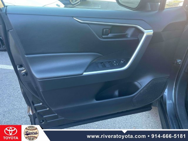 Used 2023 Toyota RAV4 LE AWD/4WD image 17