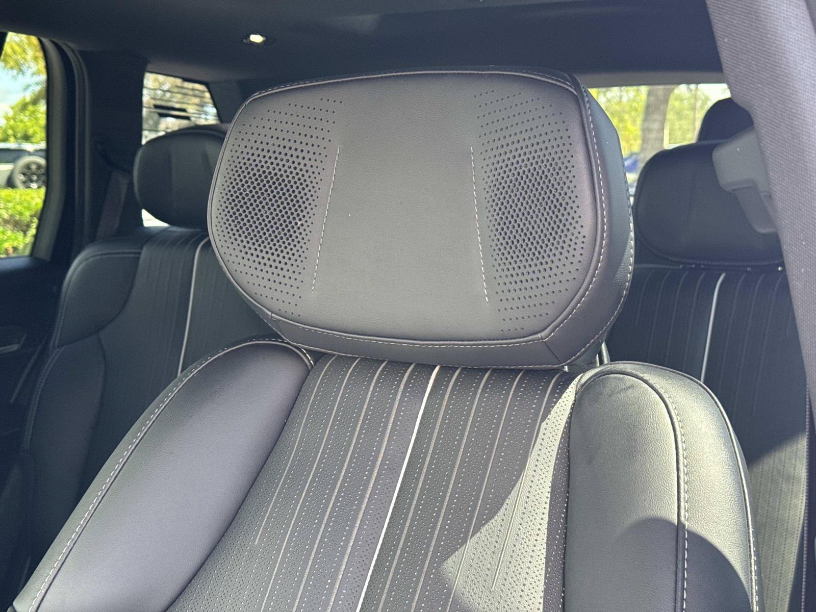 Used 2026 Cadillac Vistiq Premium Luxury w/ LPO, Floor Liner Package AWD/4WD image 13