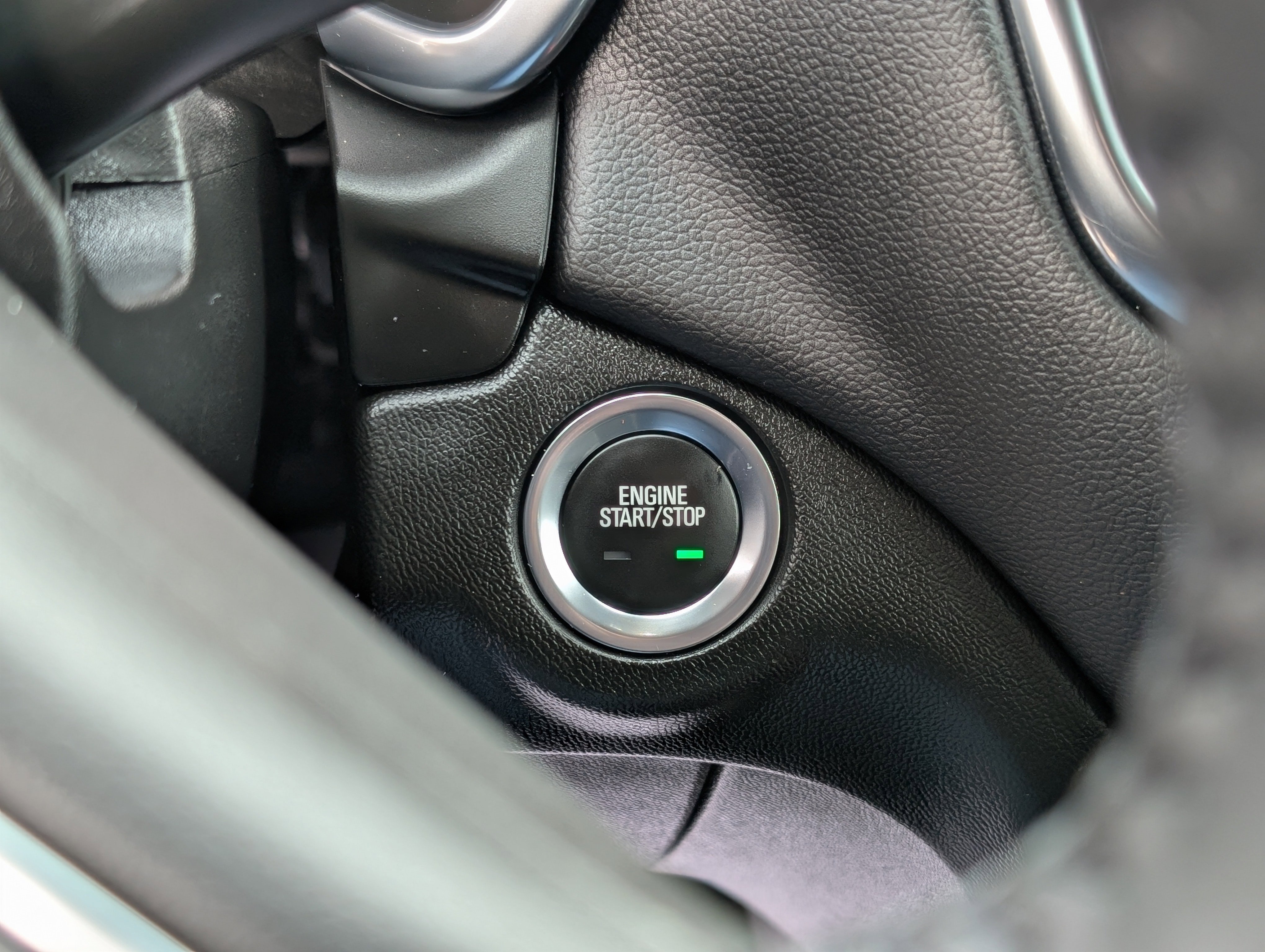 Used 2022 Chevrolet Equinox LT w/ Driver Convenience Package image 19